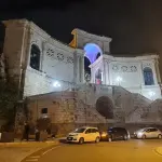 Il Bastione di Saint Remy si illumina di lilla per la Giornata nazionale contro i Disturbi del Comportamento Alimentare
